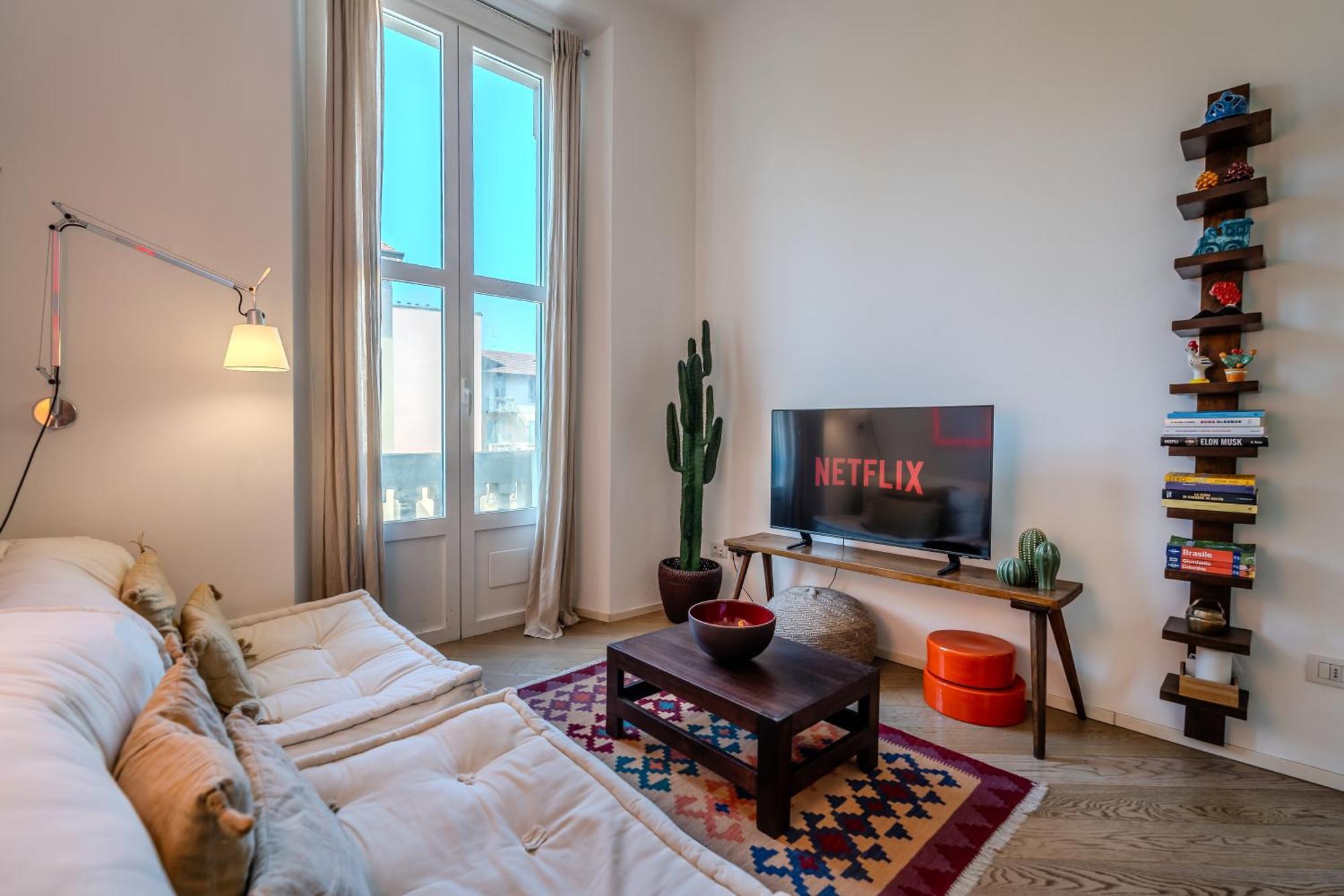 Apartment Luminoso Bilocale In Zona Navigli, Vicino Metro M2