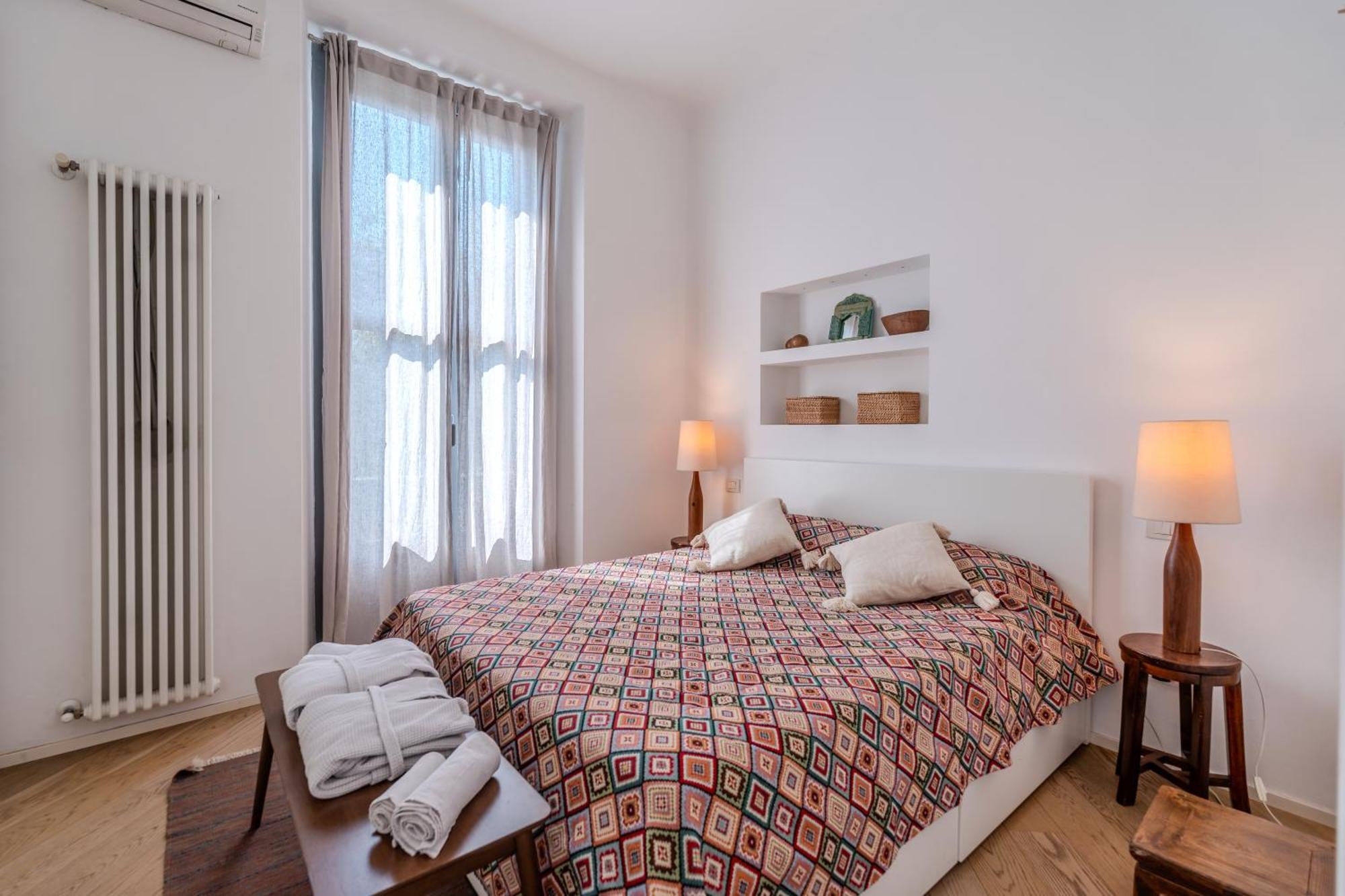 Apartment Luminoso Bilocale In Zona Navigli, Vicino Metro M2